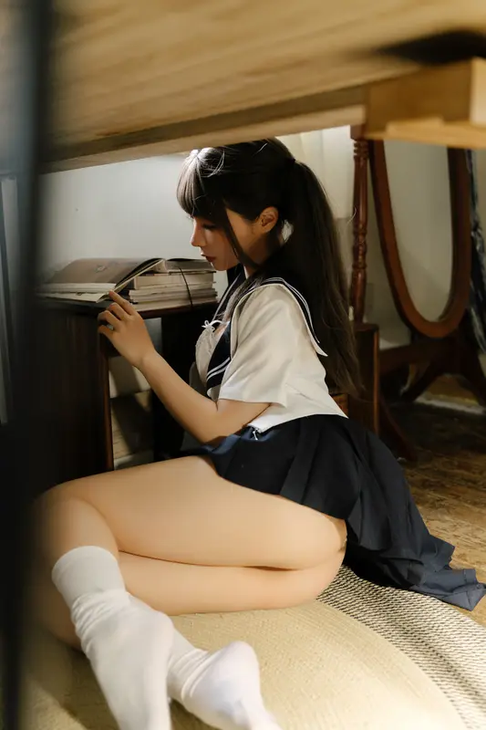 ChunMM Cosplay: A Moment of Serenity