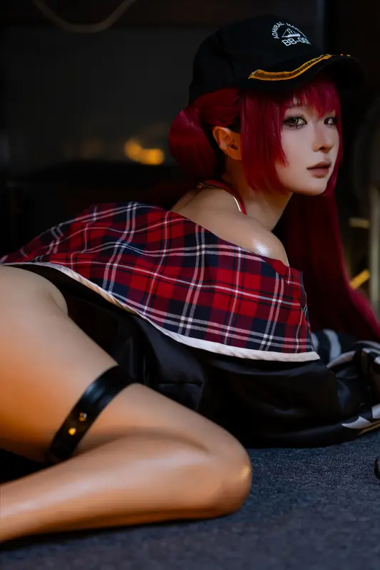 制服诱惑：航海主题的性感写真