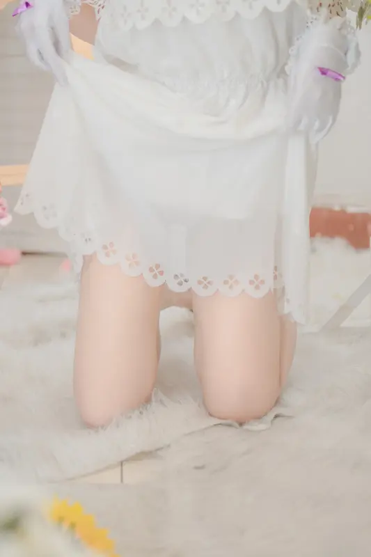 Mashu's Alluring Cosplay Fantasy