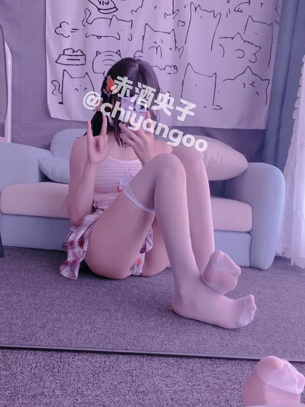 赤酒姬 NO.06 可爱白色丝袜 – 003.webp