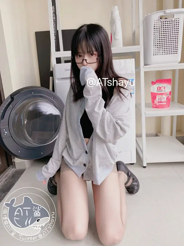 AT鲨 NO.023 御姐鲨 – 029.webp